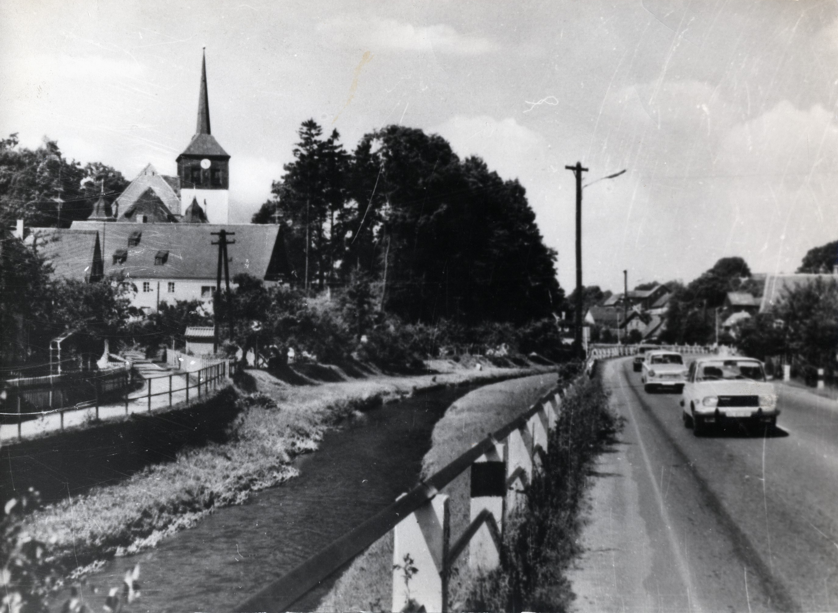 Blick auf Spremberger Kirche von B96 alt